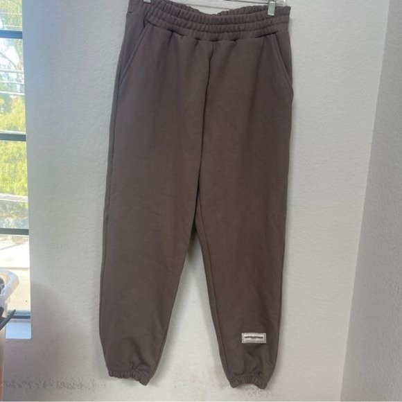 The Giving Movement Regular Fit Fleece Joggers Brown Size M/L - Picture 2 of 4